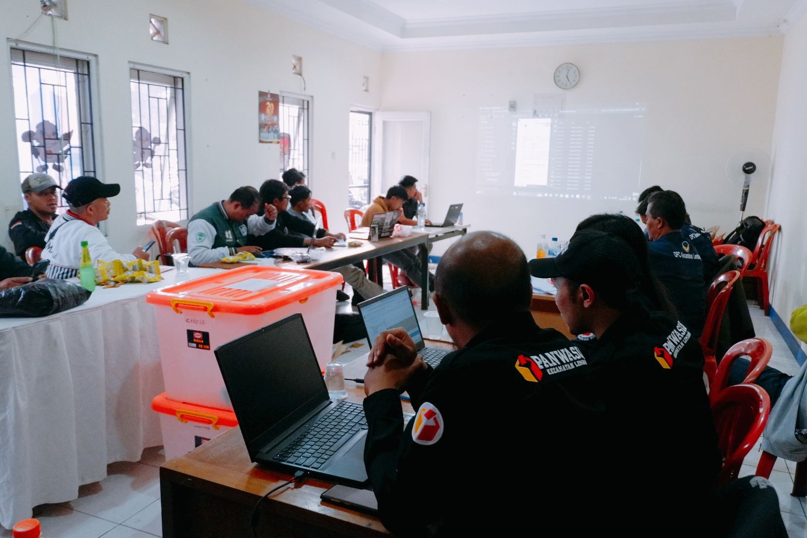 Rapat Pleno Rekapitulasi Penghitungan Suara Kecamatan Lembang